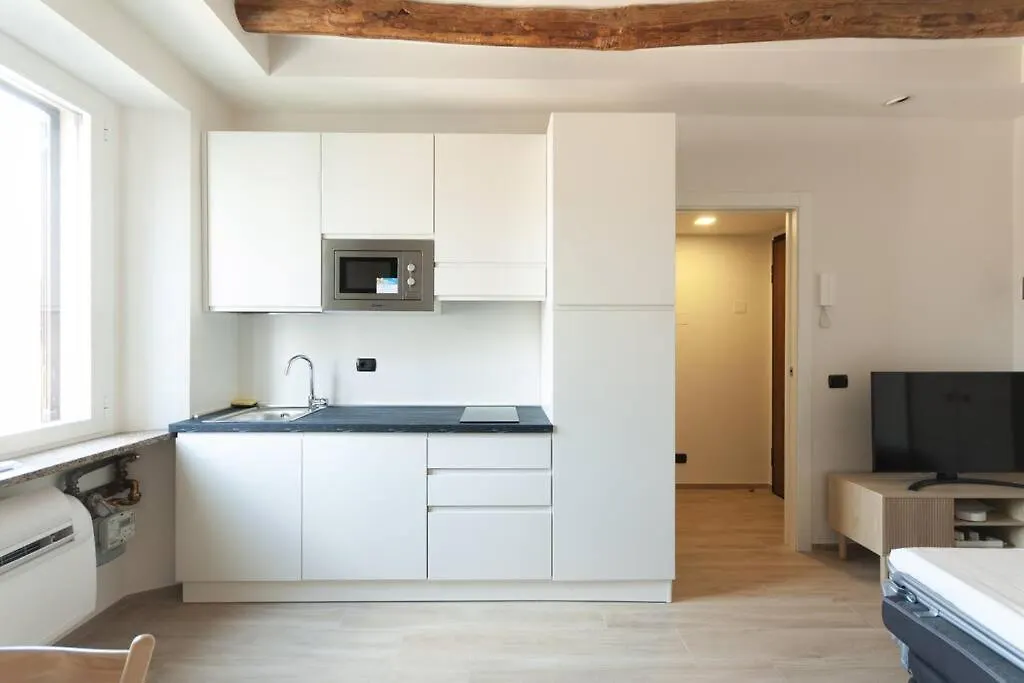 Apartment Youhosty - Imbonati 15 Milan